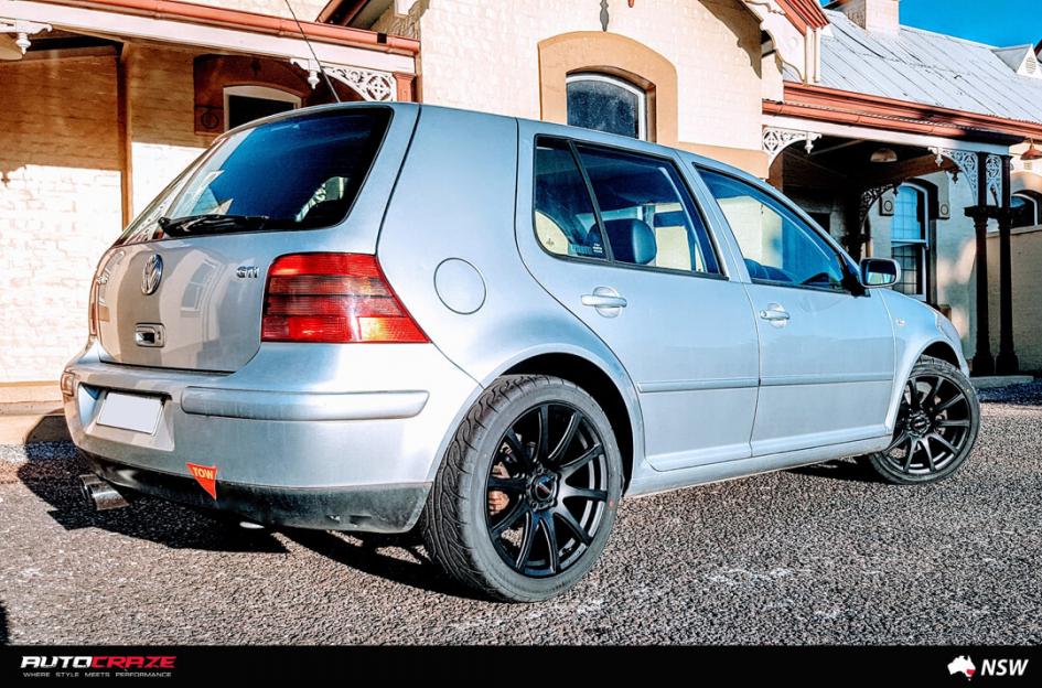 VOLKSWAGEN GOLF CARBINE SATIN BLACK